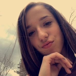 Meet your Posher, Gina